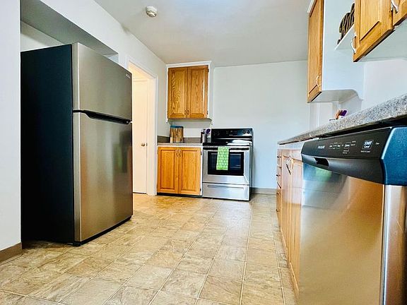 4th image of 167 Norwood Ave APT 3