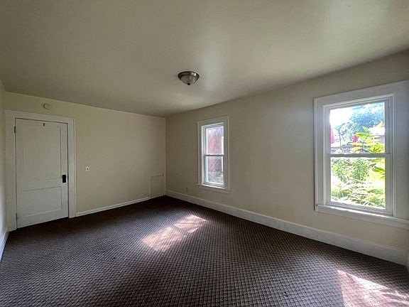 5th image of 2602 Jackson Ave APT 1