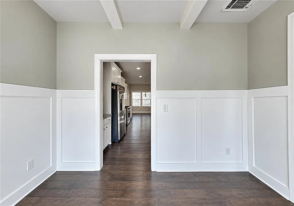 5 bed, 3.0 bath, 3414 sqft, $4,100 — Photo 2