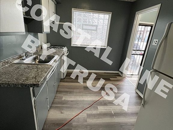 5th image of 18949-85 Hoover Ave #12