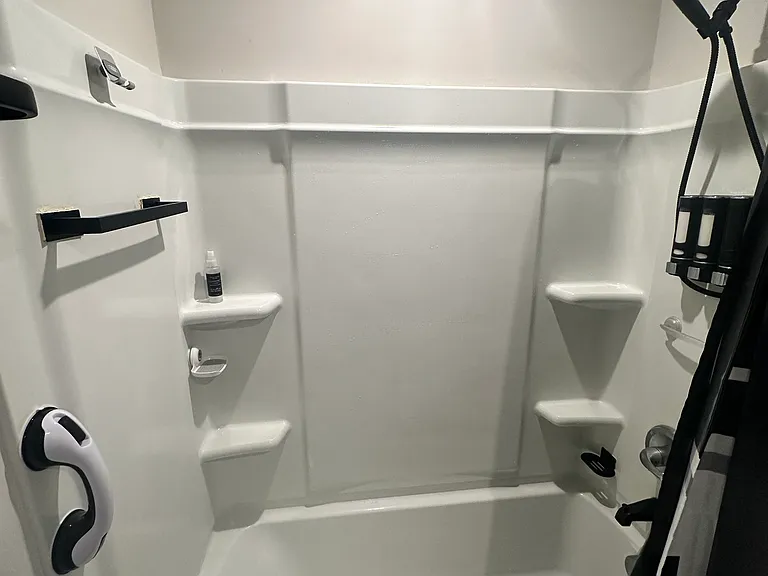Clara Ct — Photo 20