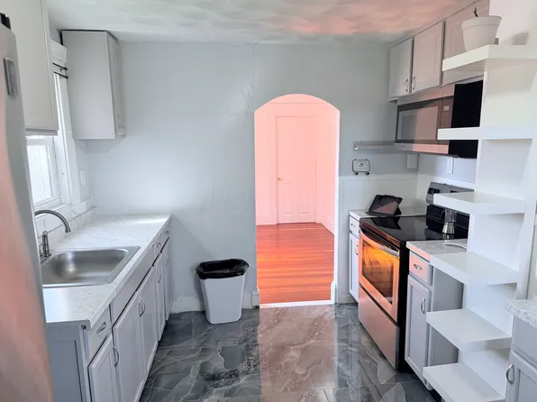 (undisclosed Address), West Warwick, RI 02893