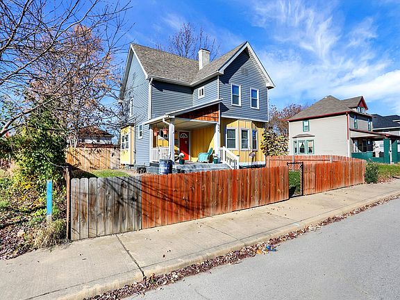 3rd image of 256 Parkview Ave
