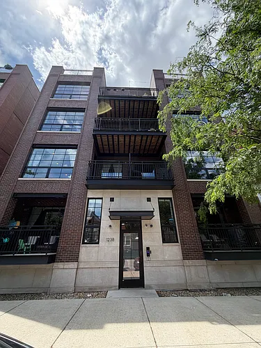 1238 N Bosworth Ave #201 Photo 1
