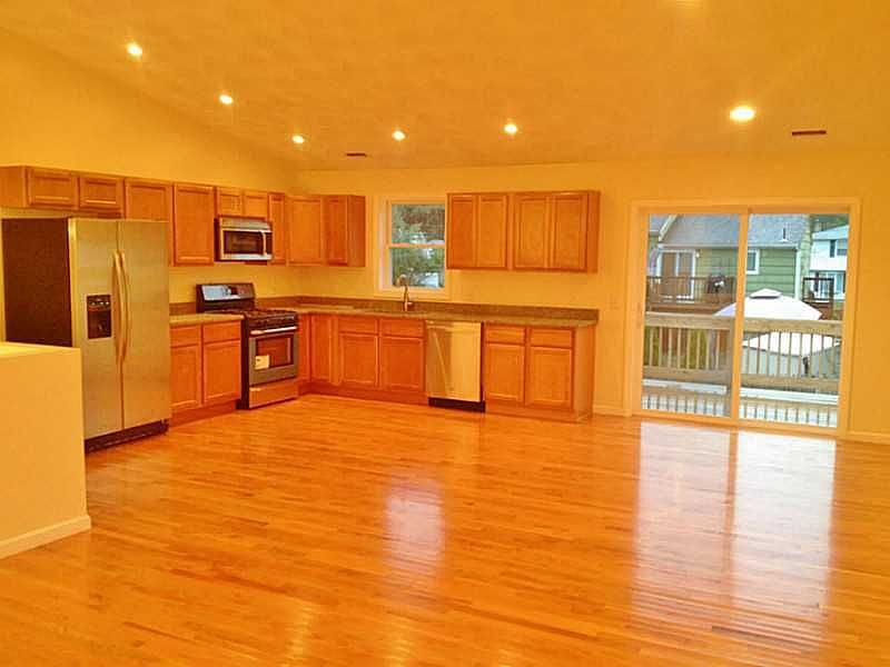 2nd image of 109 Eton Ave