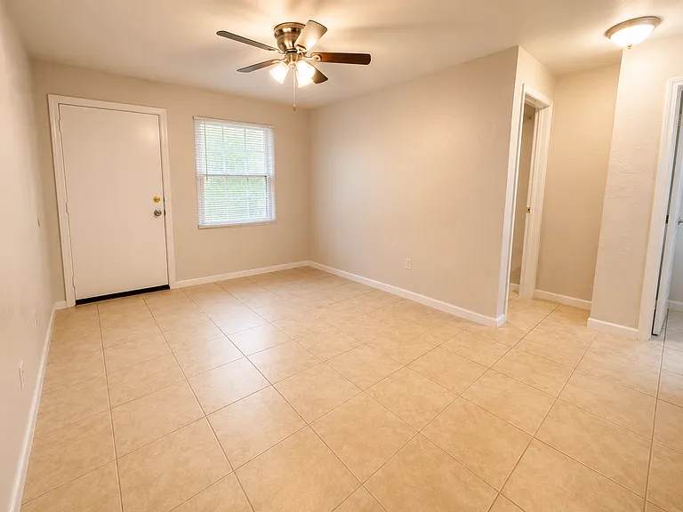 14100 NW 24th Ct — Photo 7