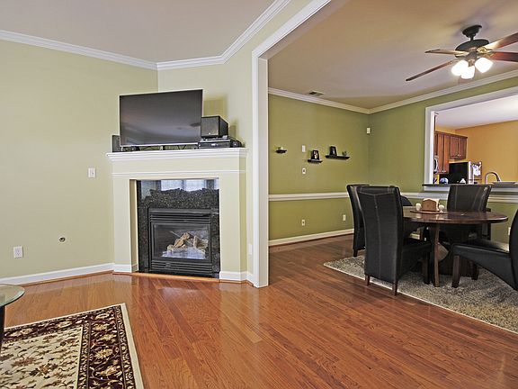 5th image of 105 Green St