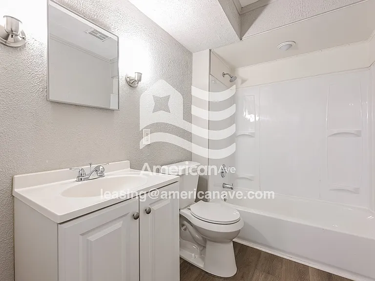 462440_014_bathroom_14113075.jpg