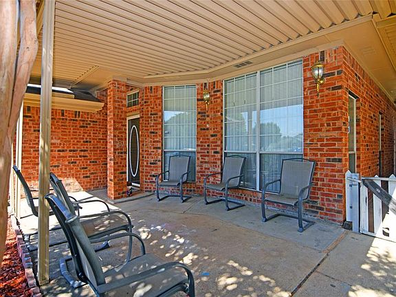 4th image of 1603 Thomaswood Ln