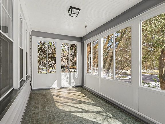 3rd image of 35 Hathaway Rd