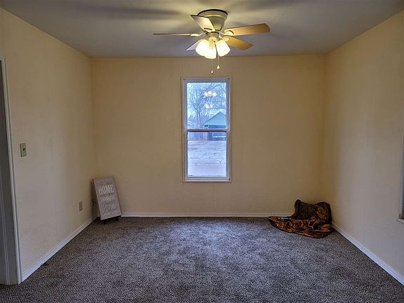 3rd image of 1151 E Cypress Ave