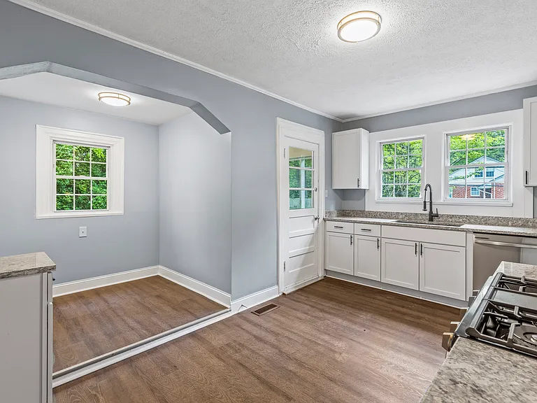 6005 Medlin Heights Rd — Photo 18