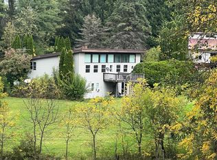 6686 S Derinda Rd, Elizabeth, IL 61028