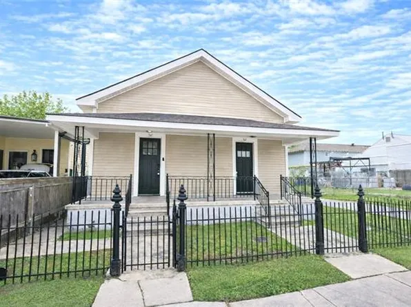 527 3rd St, Gretna, LA 70053