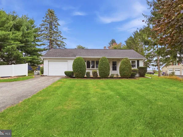 4514 Shangri La Rd, Stewartstown, PA 17363