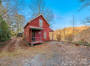 227 Armour Rd, Whittier, NC 28789