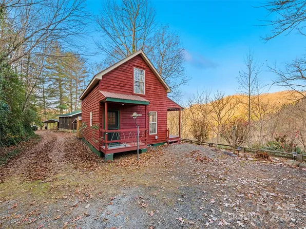 227 Armour Rd, Whittier, NC 28789
