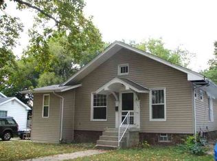 1103 S Linden St, Normal, IL 61761