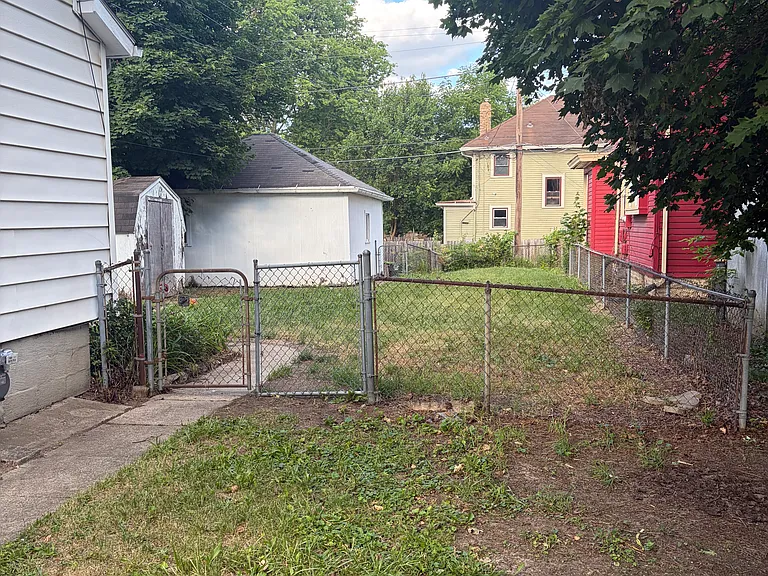 2106 N Wells St — Photo 2