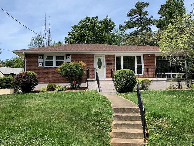 1st image of 121 Chatham Ct