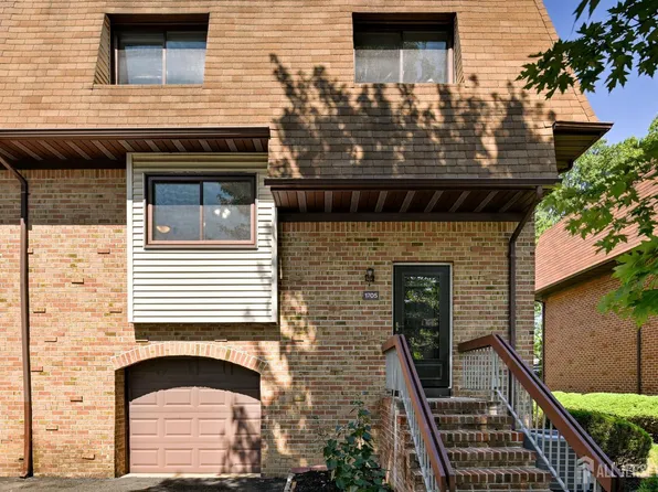 1705 N Oaks Blvd, North Brunswick, NJ 08902