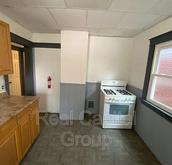 709 Townsend Pl #UPPER — Photo 6