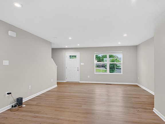 3rd image of 310 Longview Ave