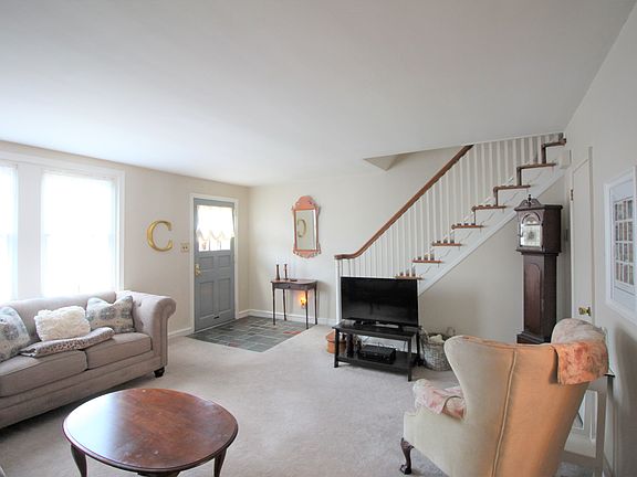 2nd image of 4219 Oakmont St