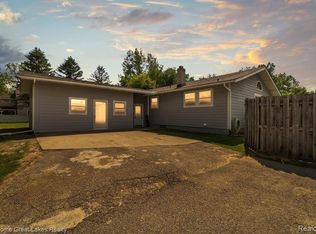 5516 Atlas Rd, Grand Blanc, MI 48439