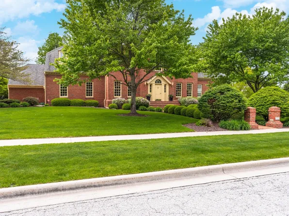 3301 Wisteria Ln, Bloomington, IL 61704