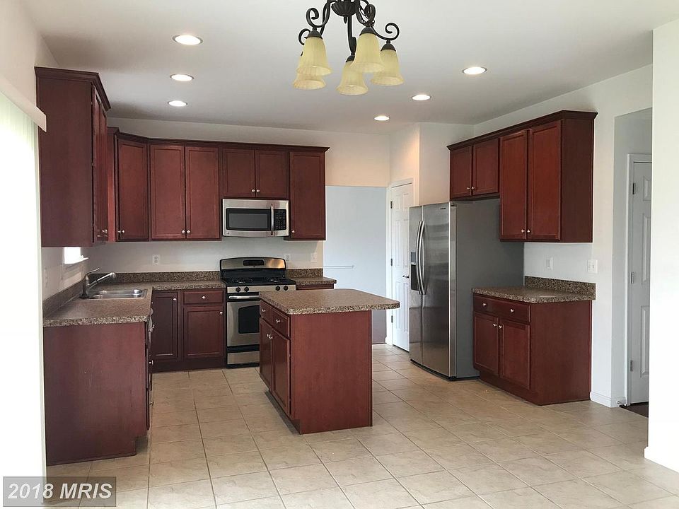 2nd image of 8015 Pink Azalea Ct