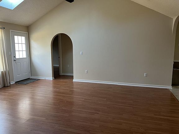 4th image of 216 Westview Dr