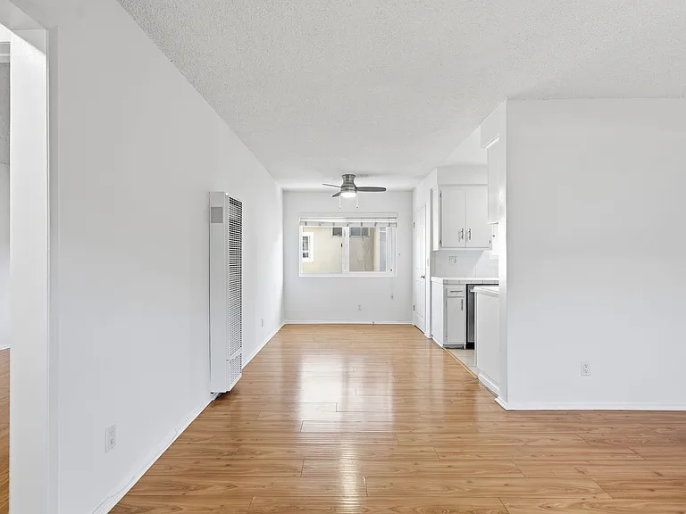 6640 Darby Ave — Photo 15