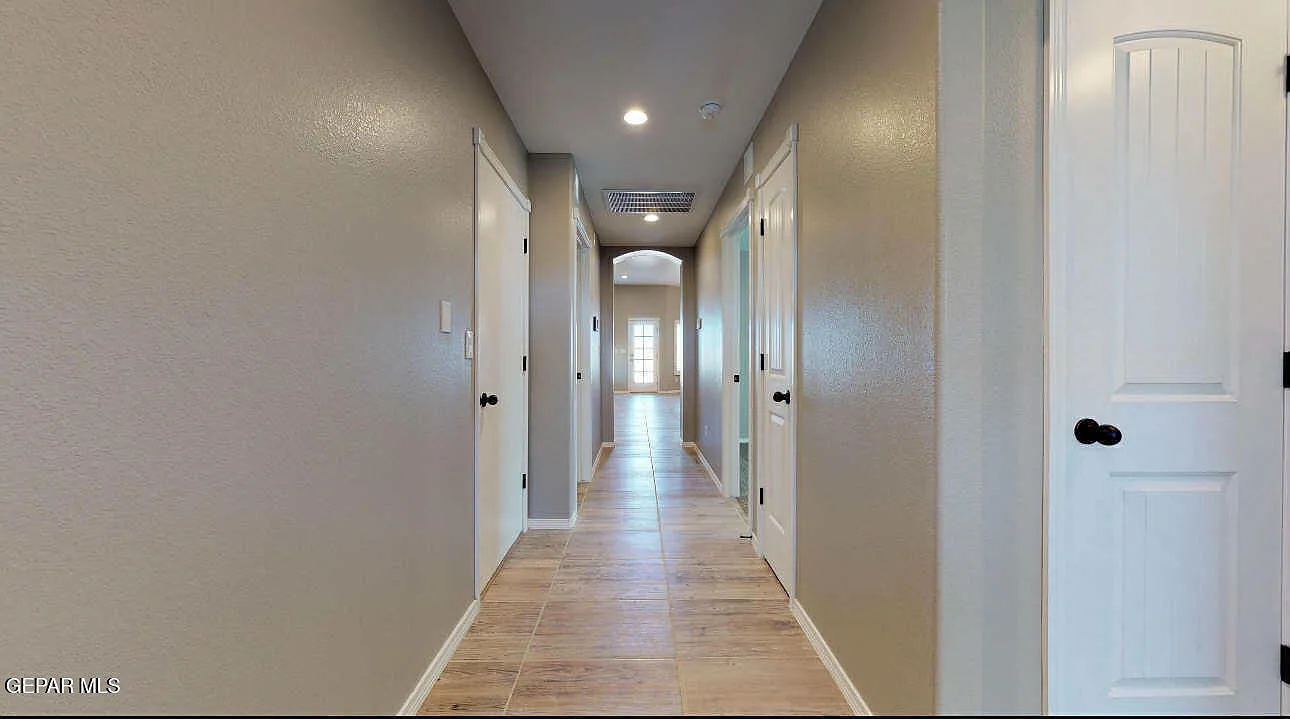 3 bed, 2.0 bath, 1432 sqft, $1,700 — Photo 2