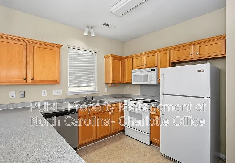 7428 Darblay St — Photo 8