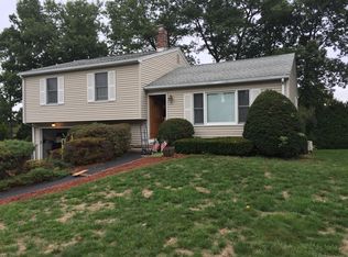 16 Teakwood Rd, Springfield, MA 01128