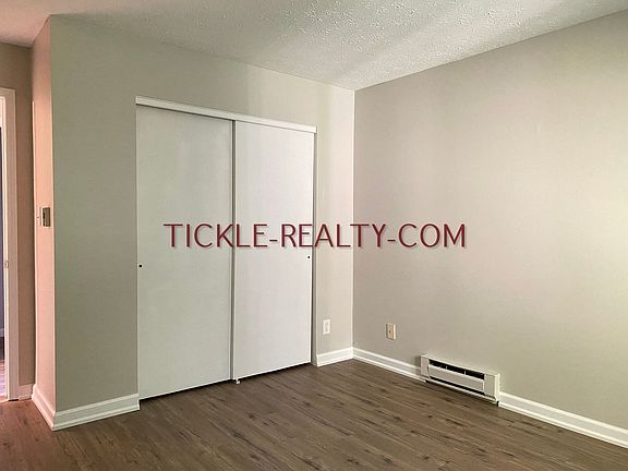 3rd image of 1450 Wood Dr #19