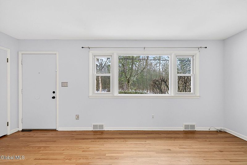 2nd image of 1165 Cresse Avenue