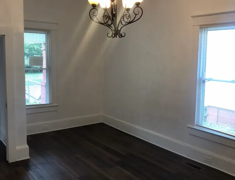 1104 S George St — Photo 10