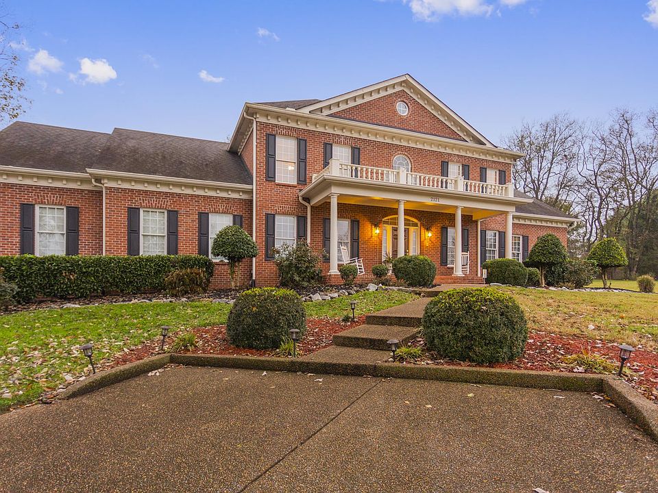 1st image of 2121 Summer Hill Cir