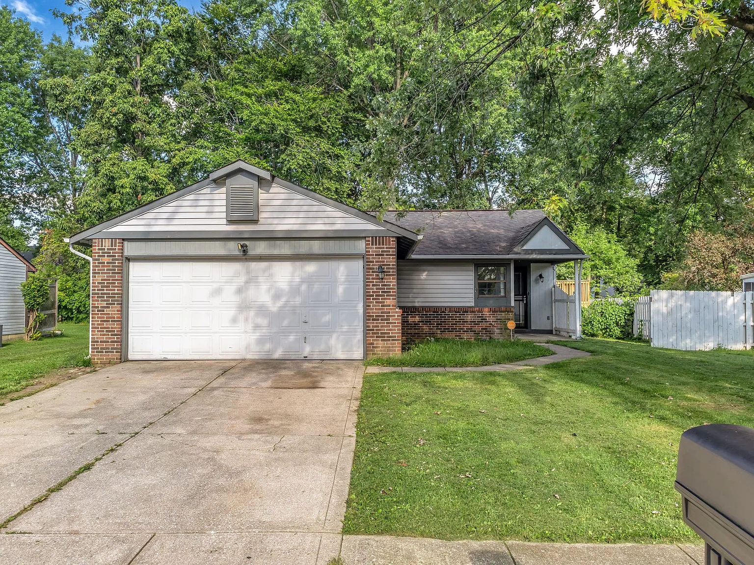 3 bed, 1352 sqft, $1,825 — Photo 1