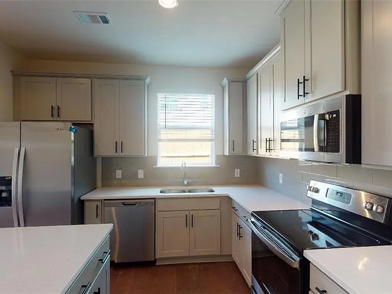 6414 Shalks Crossing Dr — Photo 6