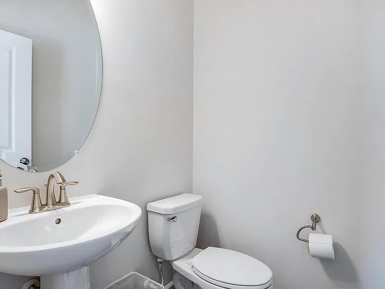 4725 Cherokee St — Photo 22