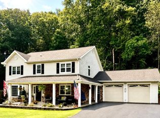637 Hartwood Ln, Altoona, PA 16601