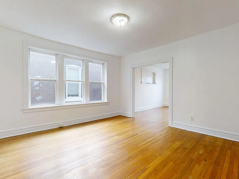 3704 Fairview Ave #2W — Photo 3