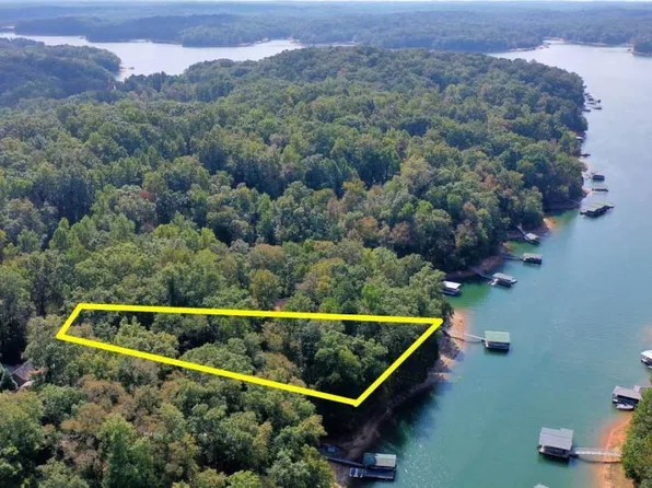 104 Bay Ct, Westminster, SC 29693