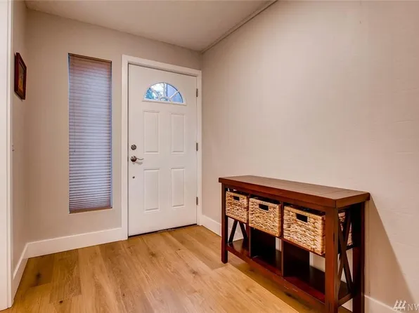 6263 137th Pl NE #230, Redmond, WA 98052