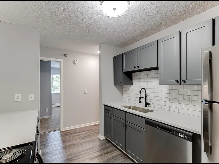 Newly Renovated Kitchen | White Pines Apartments | Shakopee MN