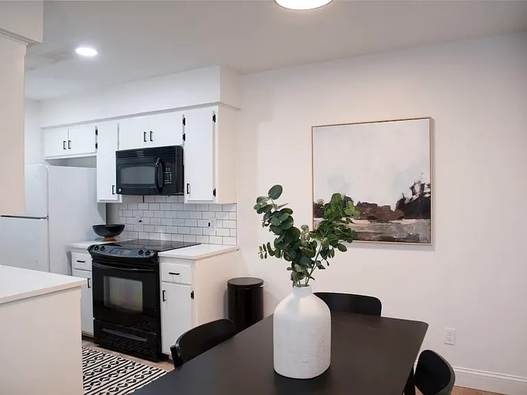 1017 S 22nd St #1 — Photo 5