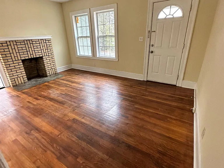 113 Pine St NE — Photo 3